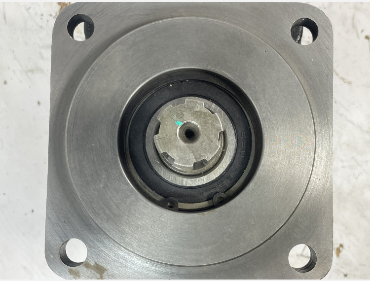 Насос гидрав.подъема кузова CBFx-8-2100D22 (6 шлиц)