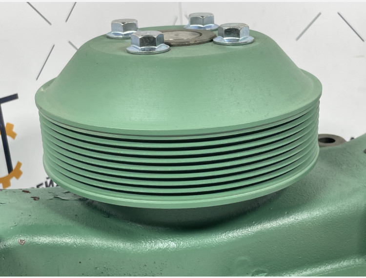 Помпа 1307010-81D на FAW