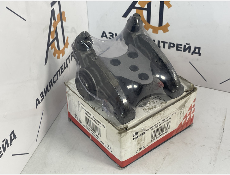Коромысло в сборе 6114 SC9 D9-220 D04-002-30A