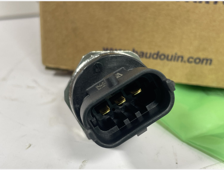 Датчик давления в рампе 1001736691 WEICHAI 12M33, 16M33