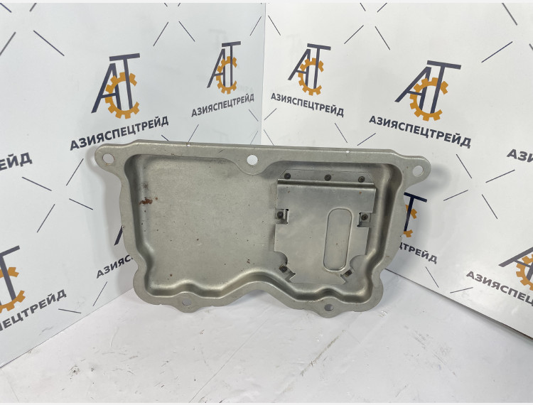 Крышка клапанов 4913633 NTA855