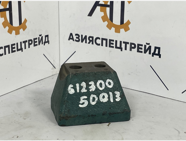 Опорная стойка коромысла 612630050013 WP12