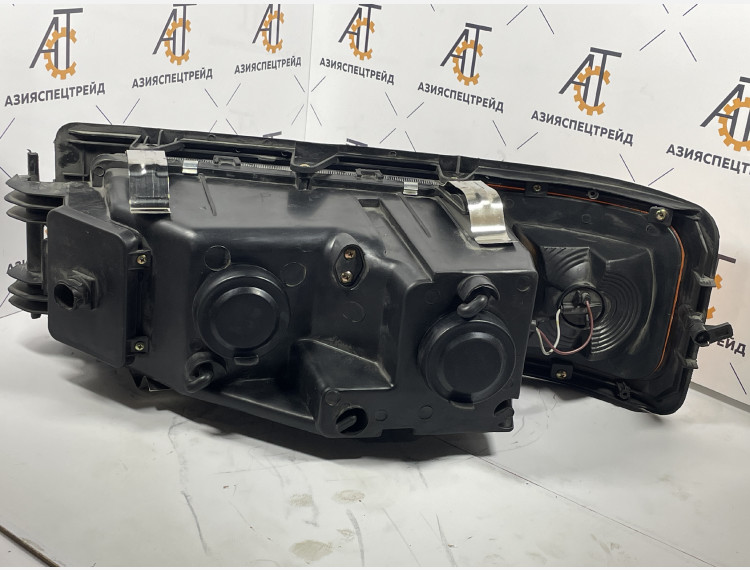 Фара головного света DZ9100726030 (R) F2000 Шакман